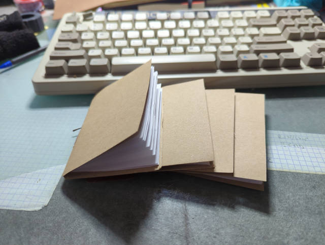 Photo:Quatre carnets jetables, première version