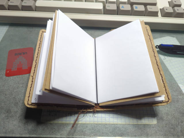 Photo:Une signature en place dans la couverture