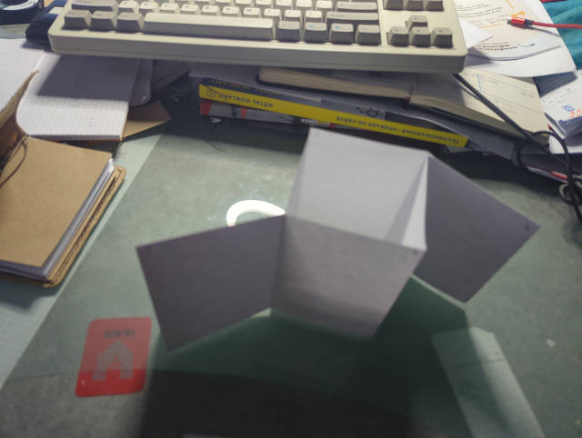 Photo:Premier pliage de la page A4